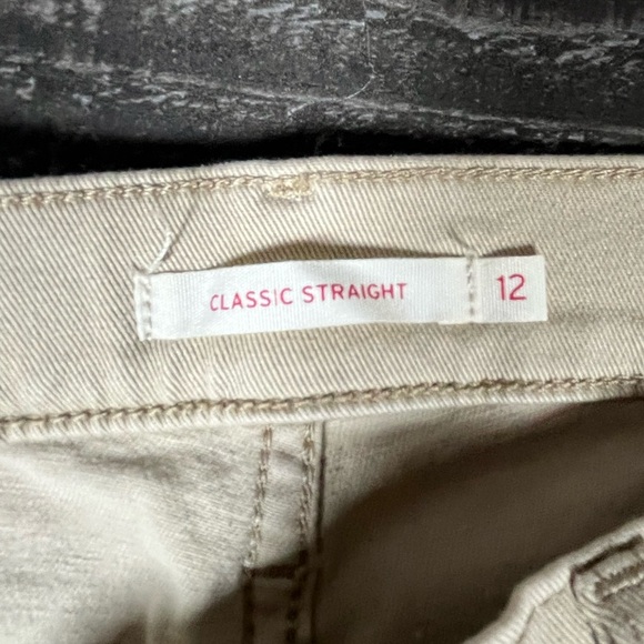 Levi's Women's Classic Straight Stretch Mid Rise Color Safari (Beige) Size 12 - Picture 9 of 12